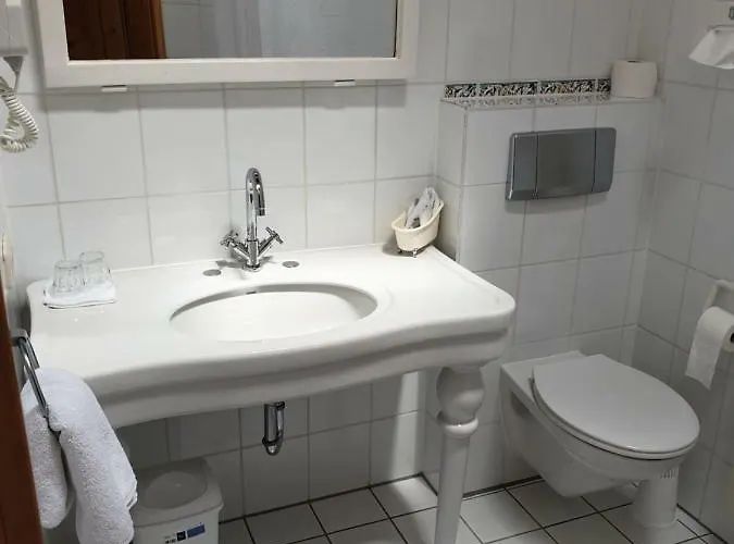 Cb Becker בית הארחה